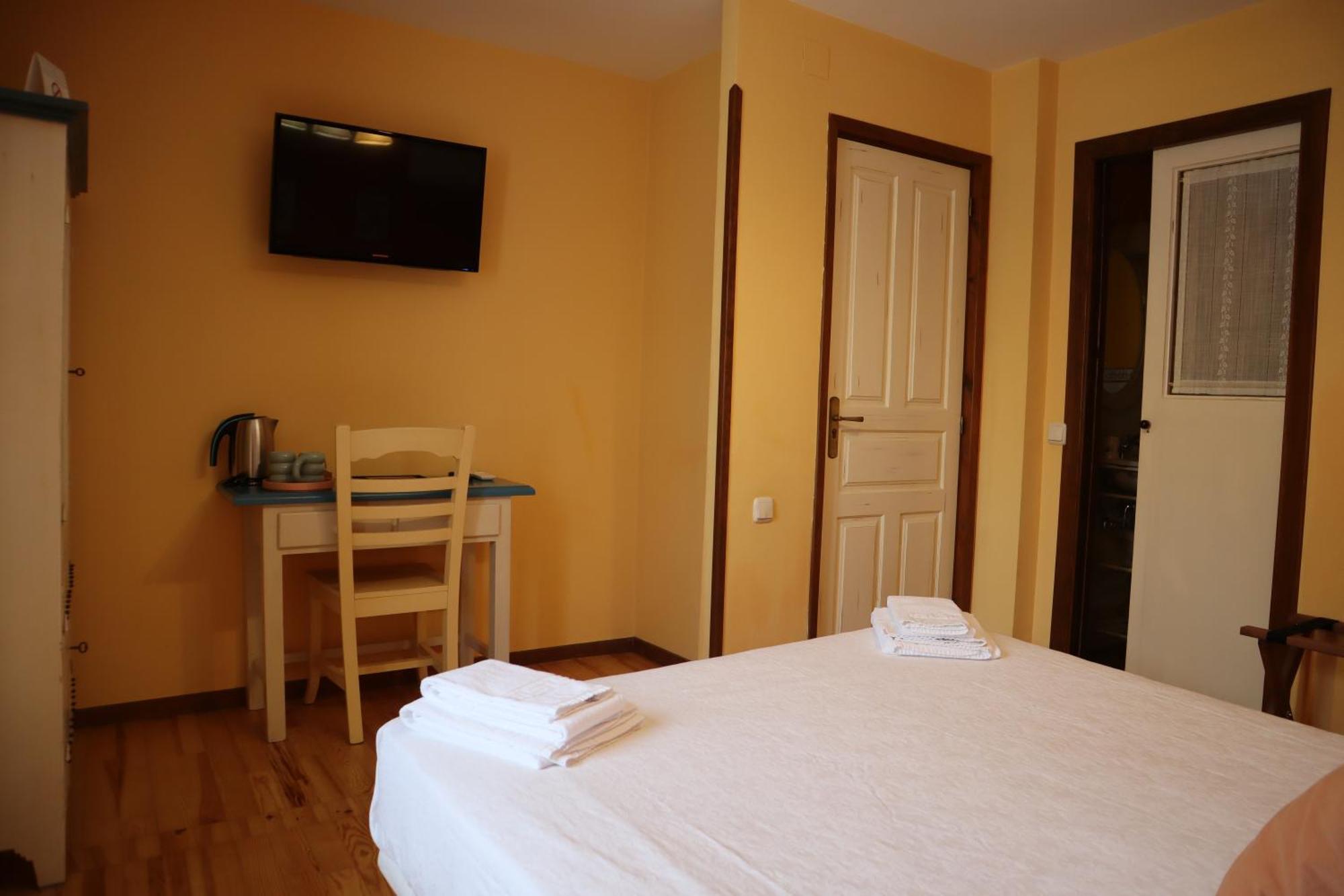 Hotel Rural El Almadiero Burgui 外观 照片